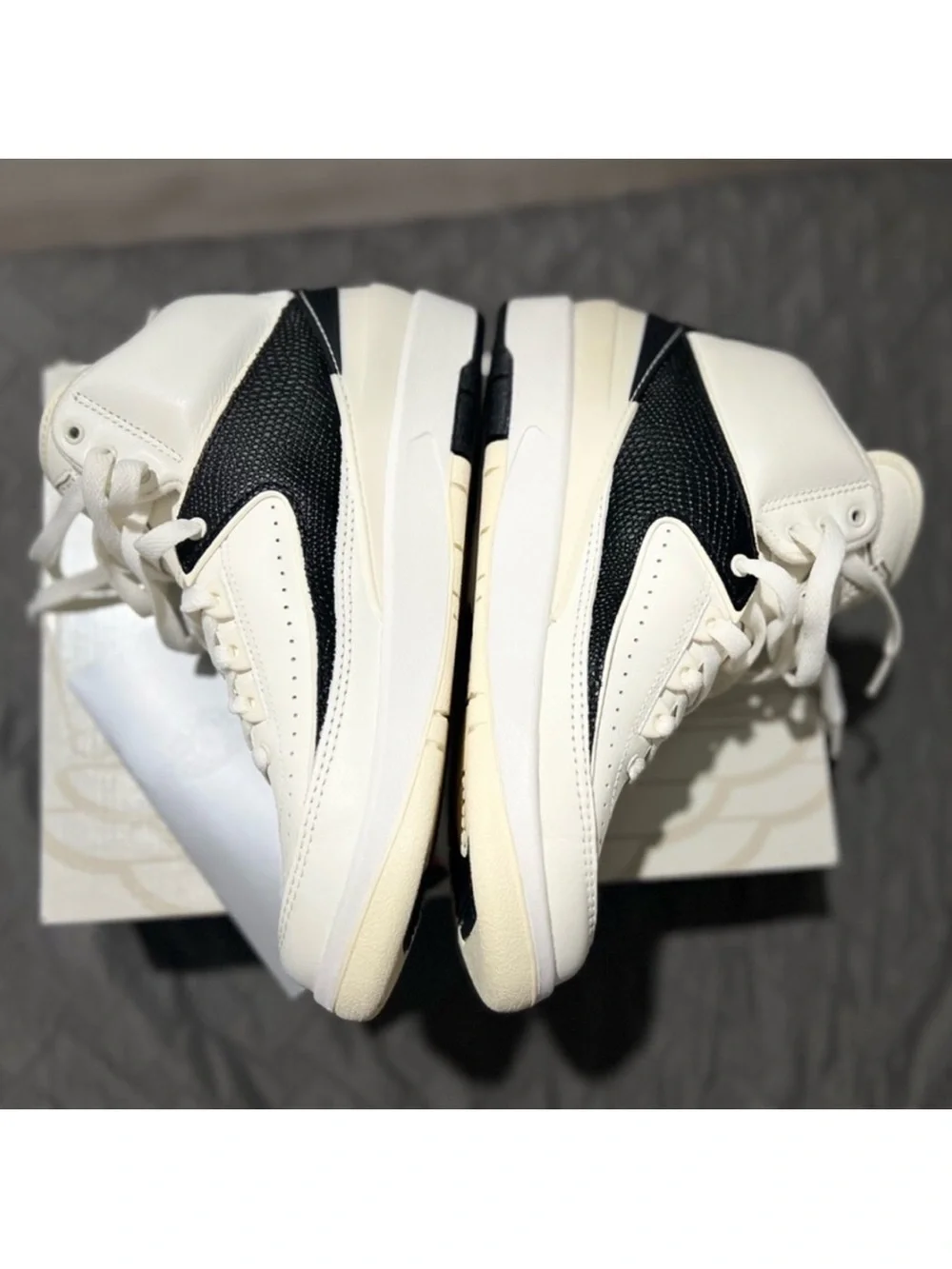 BNWT Womens AIR JORDAN 2 Retro - Picture 10 of 14